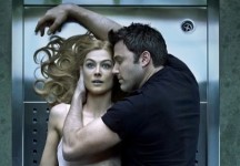 A cool girl and a bad guy: L’AMORE BUGIARDO – GONE GIRL di David Fincher